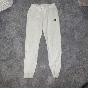 Womens Nike Sweatpants, Small